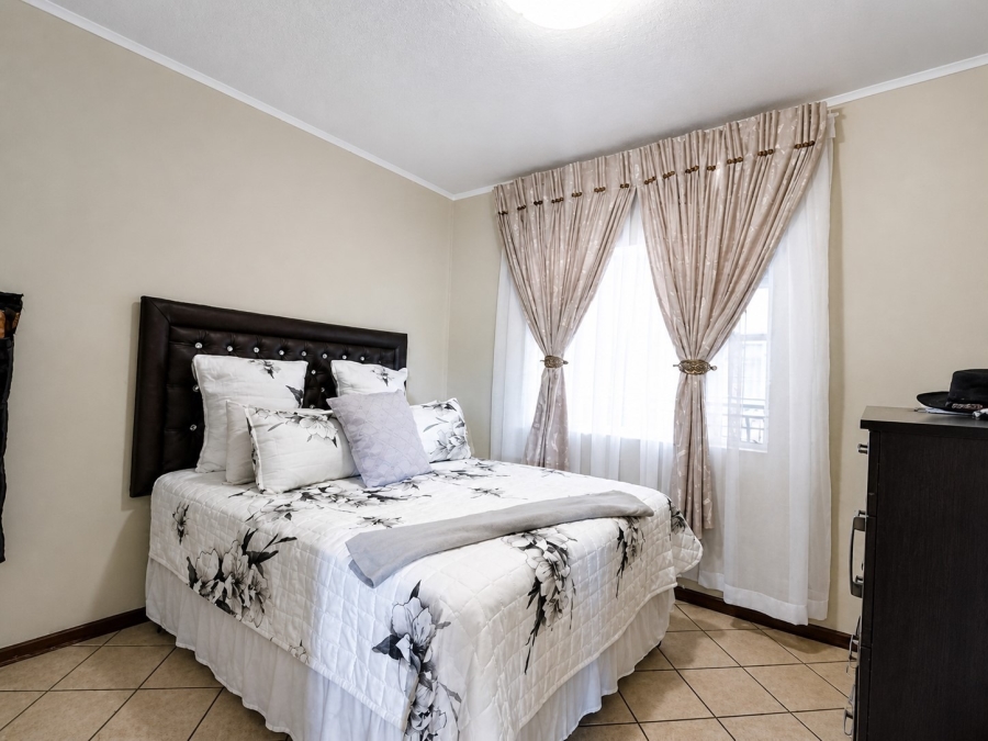2 Bedroom Property for Sale in Rustenburg Central North West